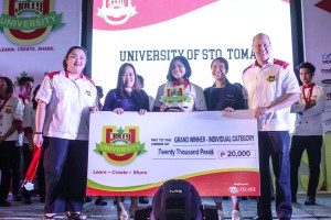 JU4 grand champion is Bernice Tenorio from UST (center). L-R AVP Marketing FAC Ruby Dela Cruz, Mommy Blogger Presid