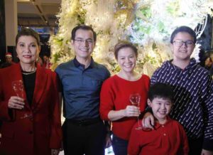 Christmas Tree Lighting at Diamond Hotel1