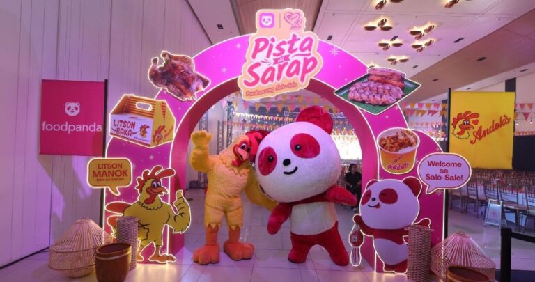 Two fan-favorite mascots, Pau-Pau and Andy